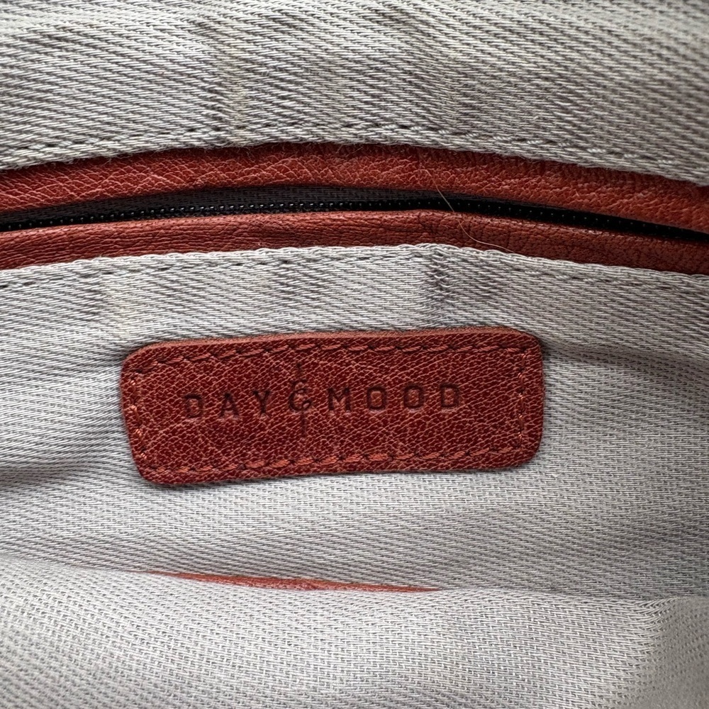 Day & Mood Leather Crossbody Bag - Picture 6 of 6